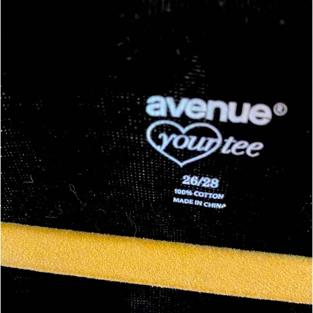 Women’s T Avenue your T Black V-neck t-shirt. Mid length short sleeve.NWT Plus